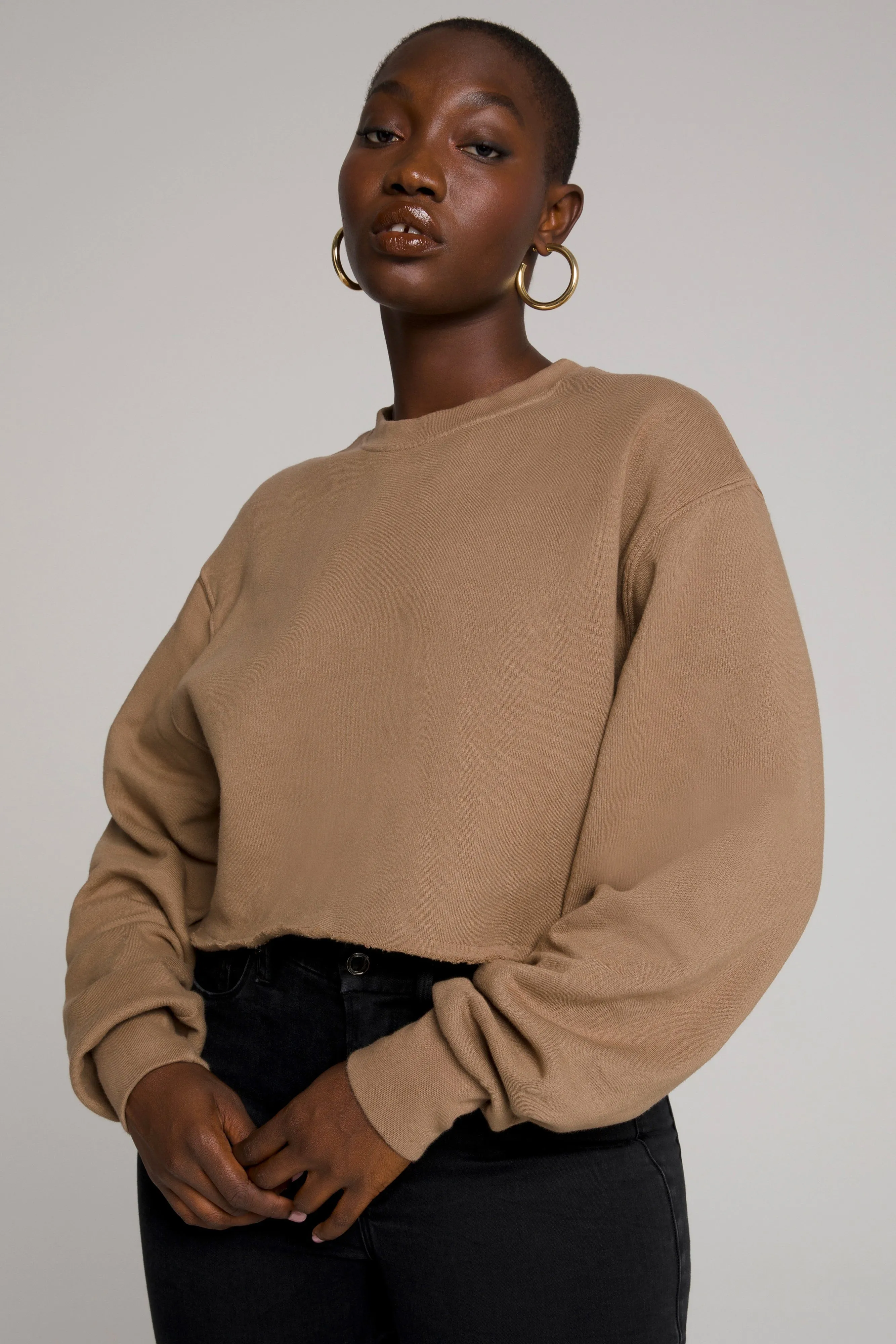 CROPPED & COOL SWEATSHIRT | PUTTY001