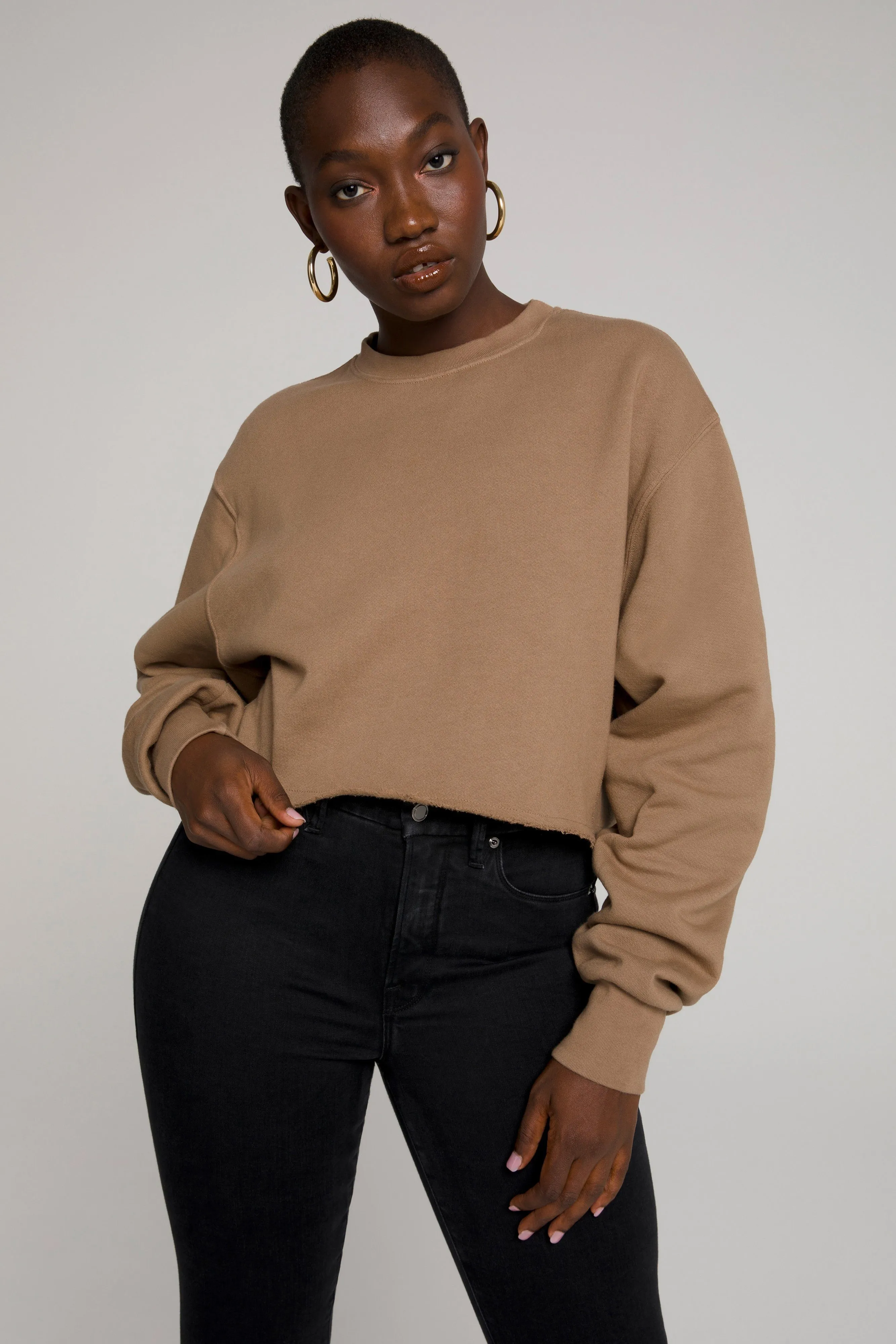 CROPPED & COOL SWEATSHIRT | PUTTY001