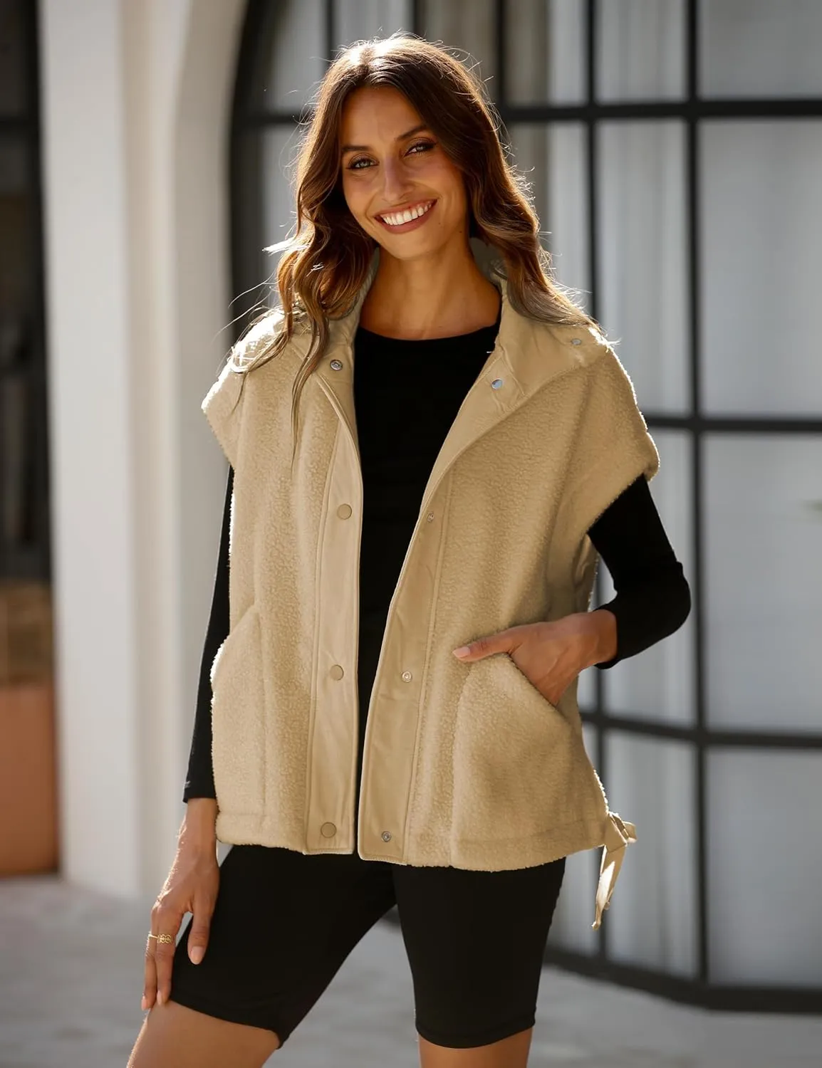 Fleece Vest for Women Sleeveless Button Up Fuzzy Sherpa Jacket Casual Warm Waistcoat Vest with Pockets