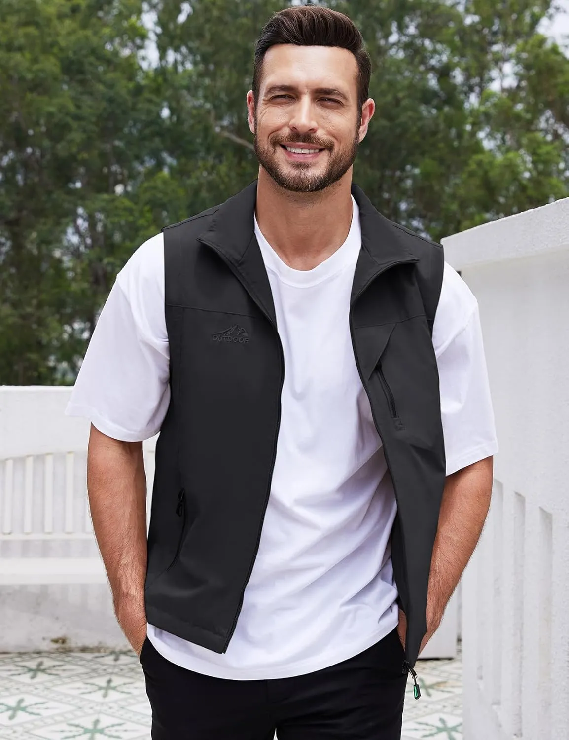 Gihuo Men's Lightweight Softshell Sleeveless Golf Vest with Zipper Pockets for Travel Hiking Fishing Safari Outwear