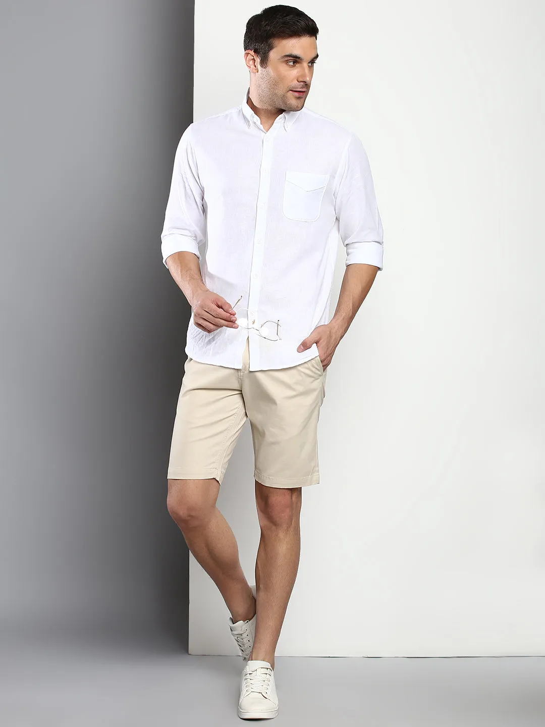 Men's Cream Slim Fit Mid Rise Casual Cotton Shorts
