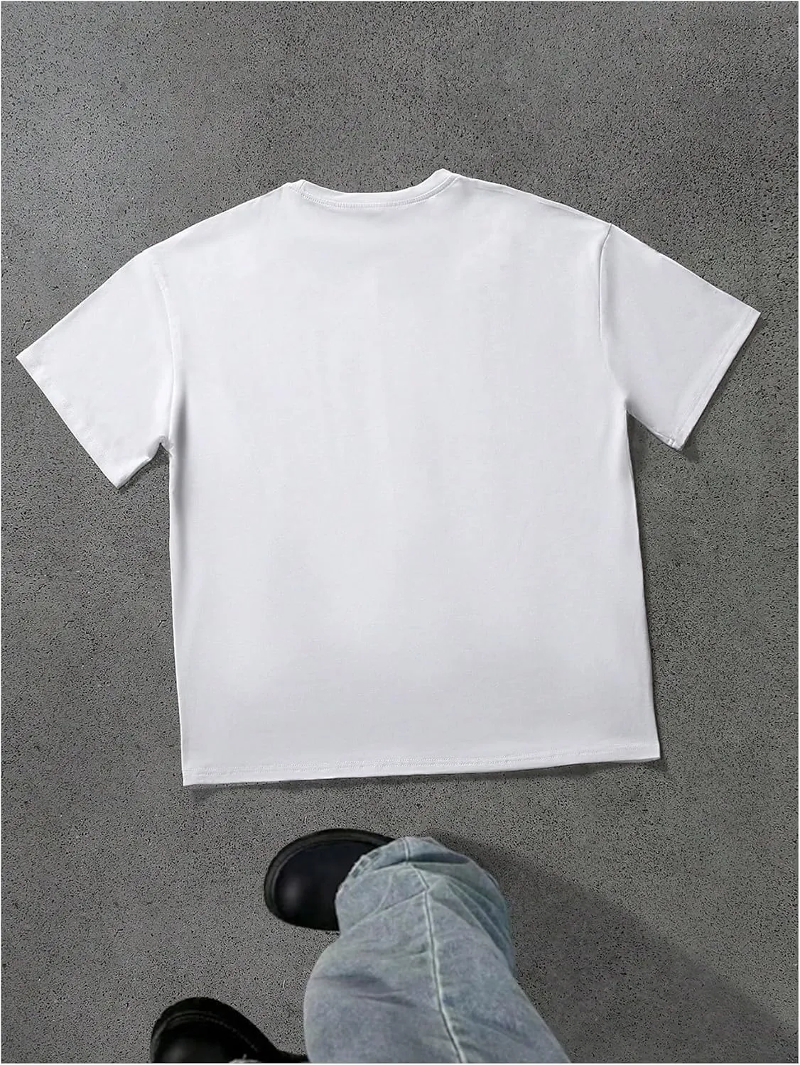 Verdusa Men's Oversized Graphic Print Tee Shirts Lips Print Y2K Round Neck Short Sleeve Summer Tops