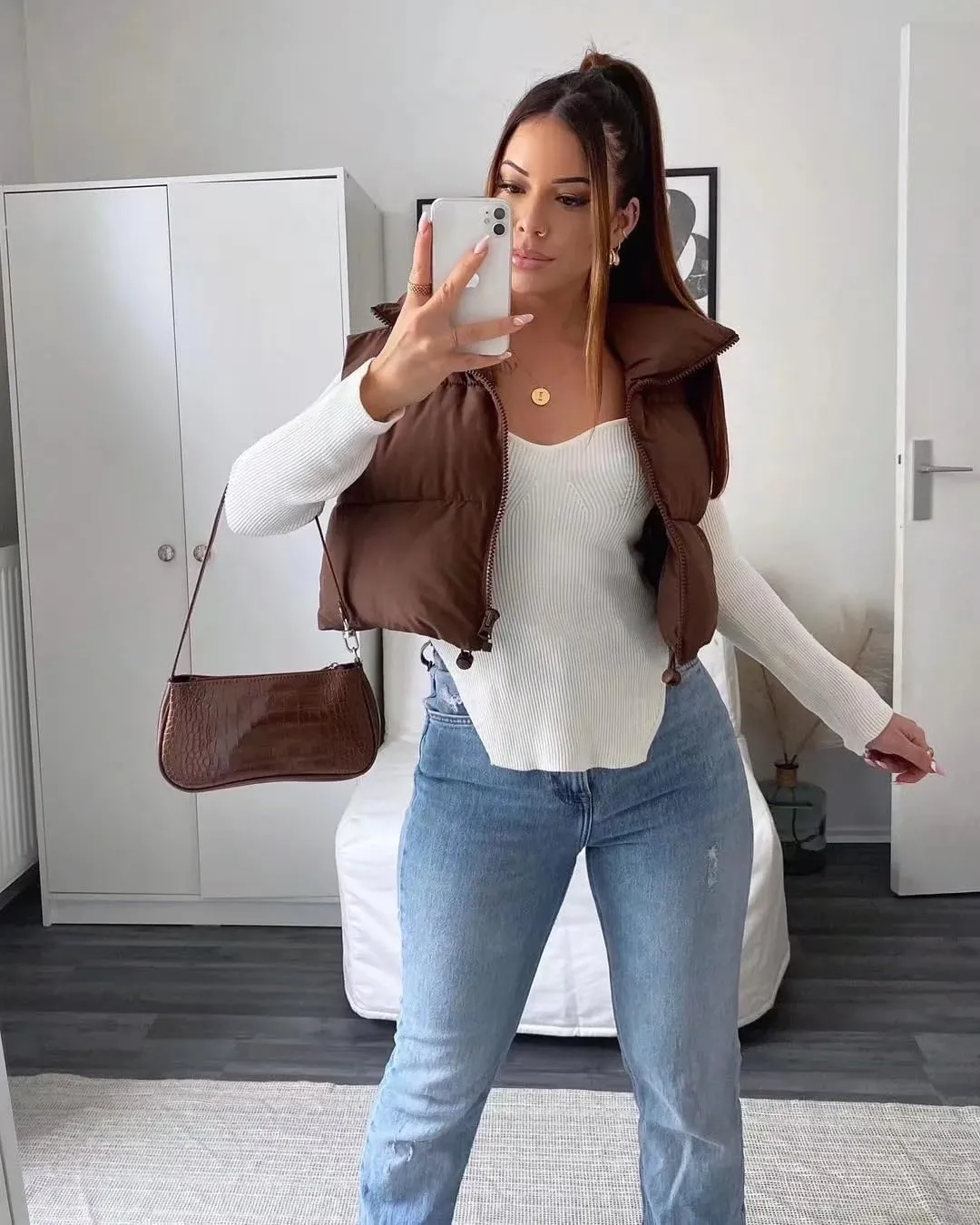Womens Cropped Puffer Vest Stand Collar Zip Up Lightweight Winter Puffy Jacket Vests Outerwear