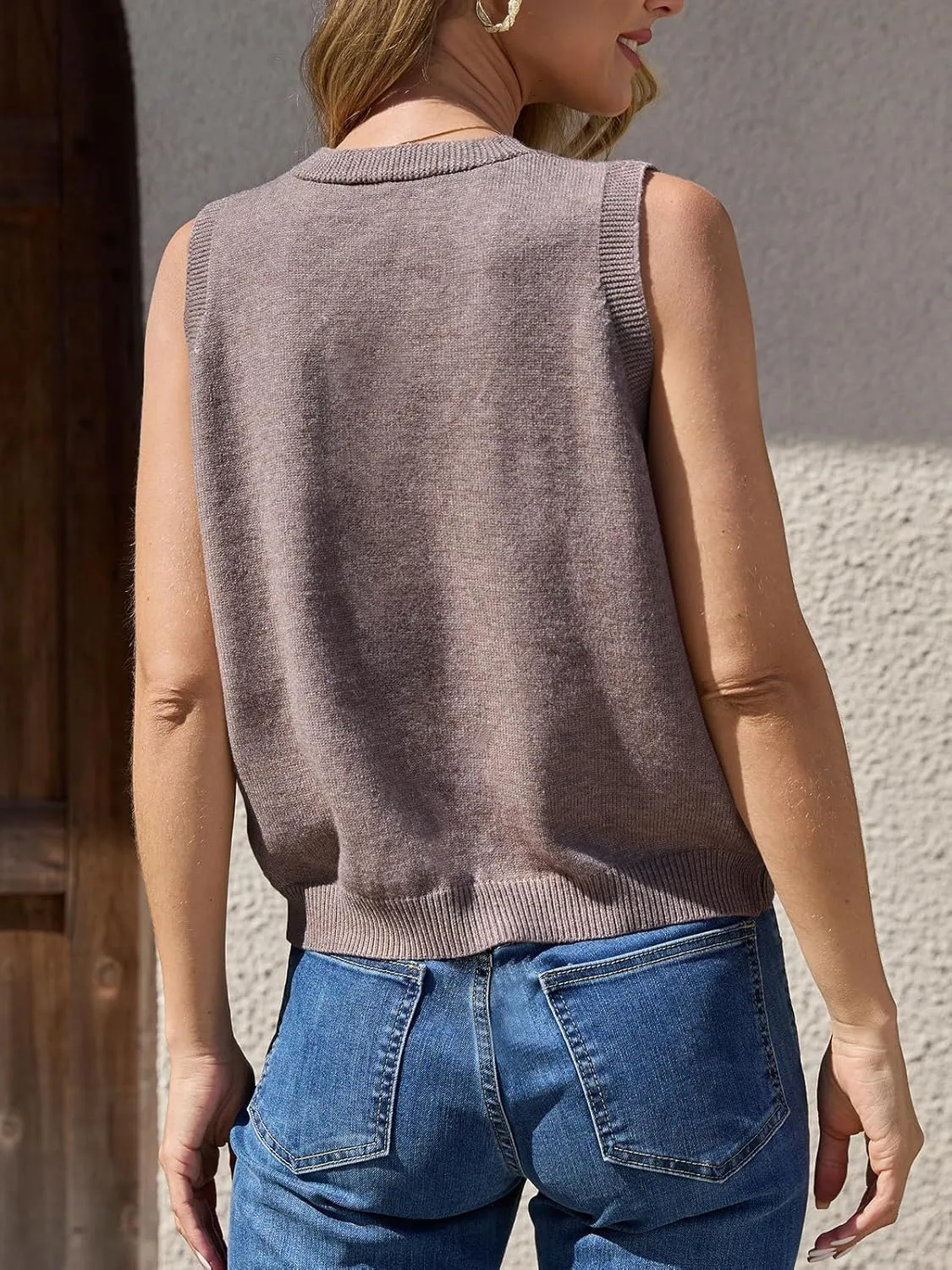 ZDC Womens Sleeveless Sweater Vest Summer Button Down V Neck Tank Tops Lightweight Cardigan with Pockets