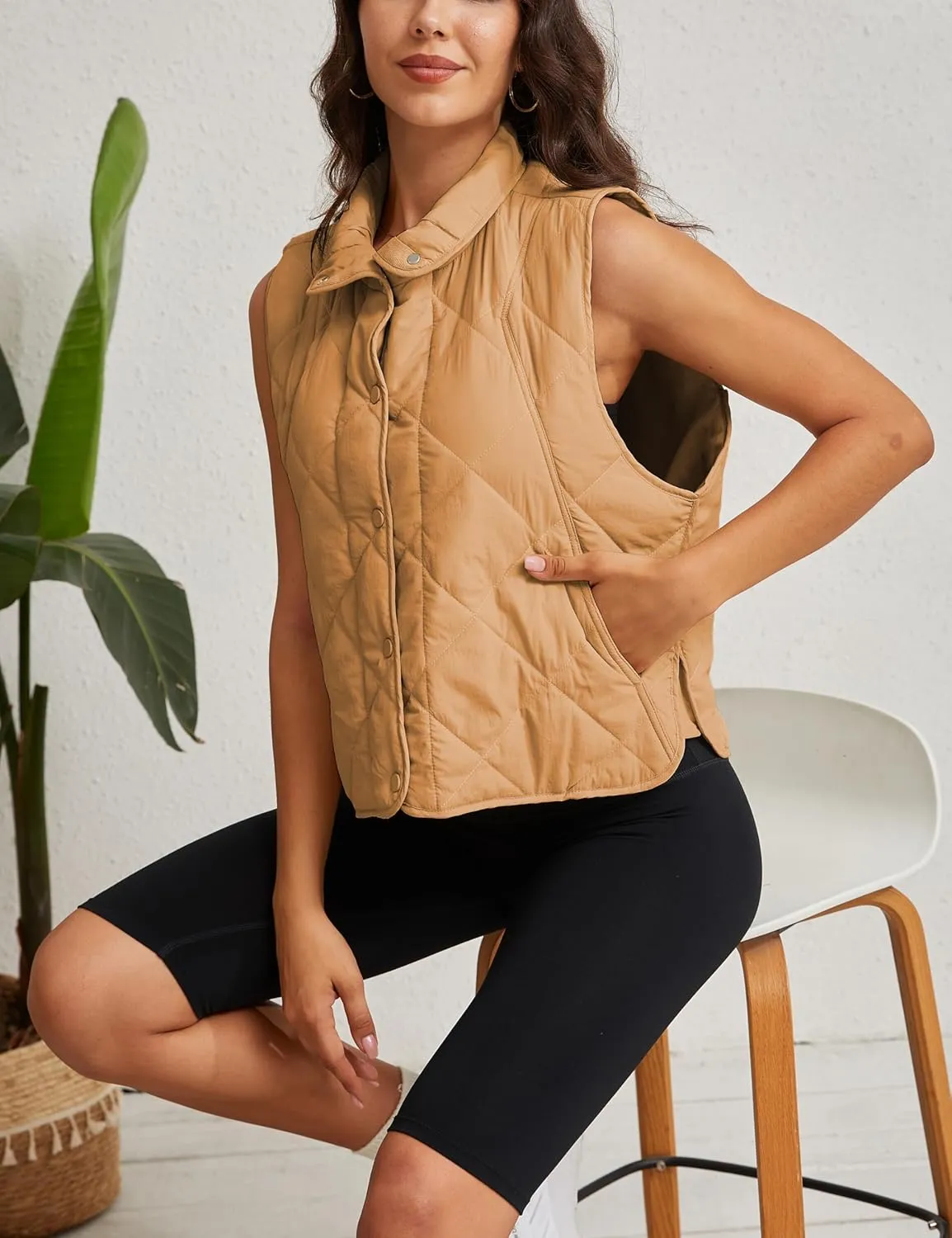 Zhiyouni Women's Quilted Puffer Vest Stand Collar Lightweight Button Down Padded Gilet with Pockets